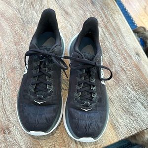 Hoka Mach black sneaker
